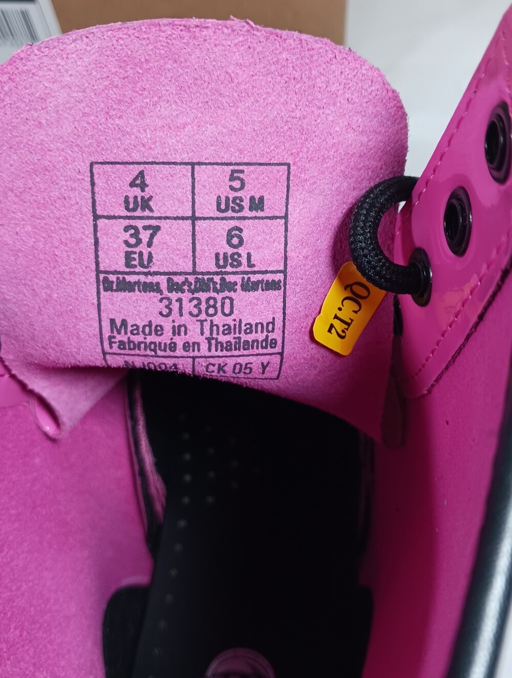 Dr. Martens 1460 Pink Patent Lamper Boots NIB – Women’s US 6 ✨🩷 - Picture 6 of 16